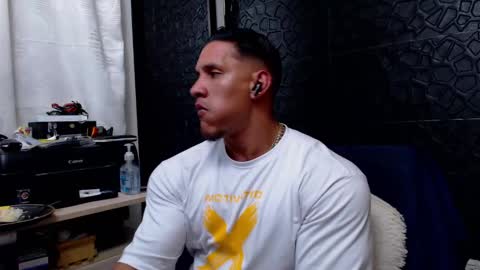 Viktor Herrera online show from 02.06.25