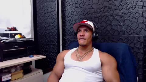 Viktor Herrera online show from 02.24.25