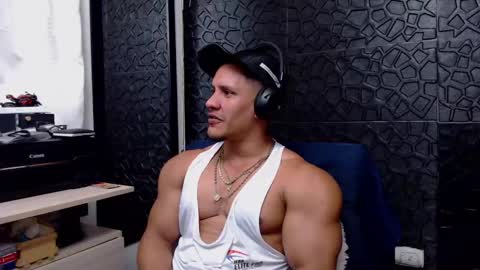 Viktor Herrera online show from 03.04.25