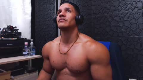 Viktor Herrera online show from 09.11.25