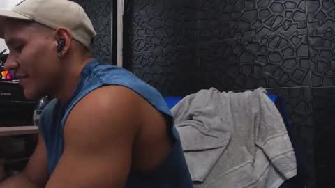 Viktor Herrera online show from 09.18.25