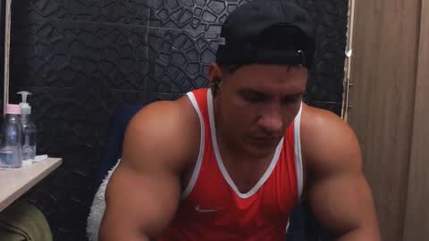 Viktor Herrera online show from 11.06.25