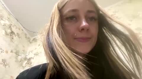 Snapshot of viktoria9898 chatting on 06.02.26 Sweett online show from 06.02.26