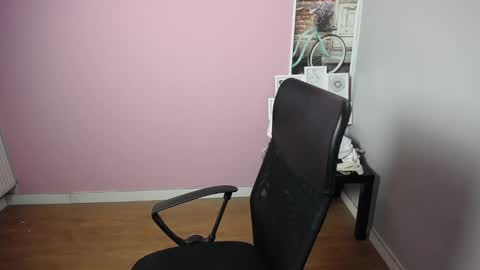 Snapshot of viktoria_lovely chatting on 12.14.24 viktoria_lovely online show from 12.14.24