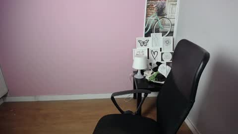 Snapshot of viktoria_lovely chatting on 12.16.24 viktoria_lovely online show from 12.16.24