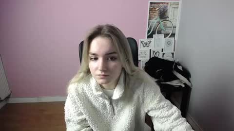 Snapshot of viktoria_lovely chatting on 02.03.25 viktoria_lovely online show from 02.03.25