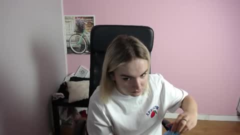 viktoria_lovely online show from 07.13.26