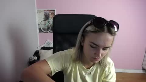 viktoria_lovely online show from 07.22.26
