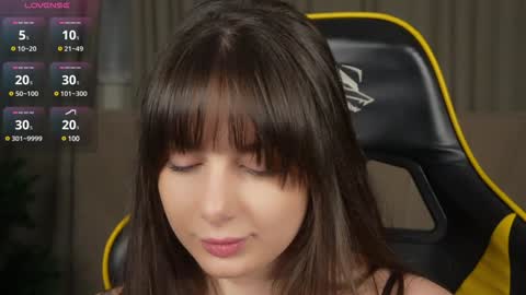 Snapshot of viktoria_storm chatting on 12.15.24 Alisa online show from 12.15.24