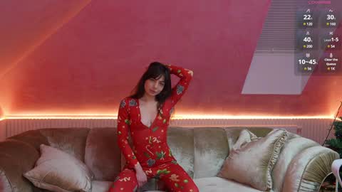 Snapshot of viktoria_storm chatting on 12.27.24 Alisa online show from 12.27.24