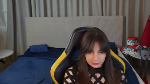 Snapshot of viktoria_storm chatting on 01.16.25 Alisa online show from 01.16.25