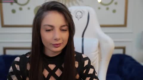 Snapshot of viktoria_storm chatting on 02.25.25 Alisa online show from 02.25.25