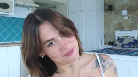 Snapshot of viktoriamoore chatting on 06.11.26 viktoriamoore online show from 06.11.26