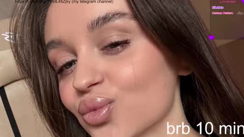 Snapshot of villuuvargas chatting on 03.16.26 Eva online show from 03.16.26