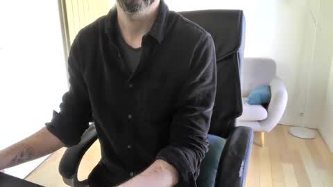 Snapshot of vince_du_80 chatting on 03.19.26 Vince online show from 03.19.26