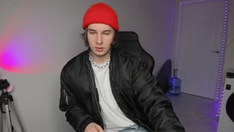 Vincent Strong online show from 12.04.24