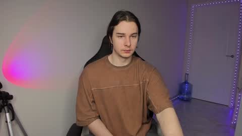 Vincent Strong online show from 12.19.24