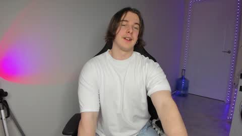 Vincent Strong online show from 12.20.24