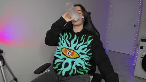 Vincent Strong online show from 12.22.24