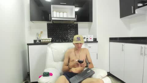 Snapshot of vincenthunter chatting on 12.02.24 Vincent online show from 12.02.24