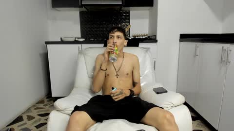 Snapshot of vincenthunter chatting on 01.02.25 Vincent online show from 01.02.25