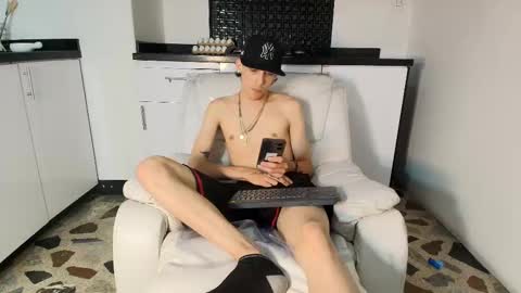 Snapshot of vincenthunter chatting on 03.04.25 Vincent online show from 03.04.25