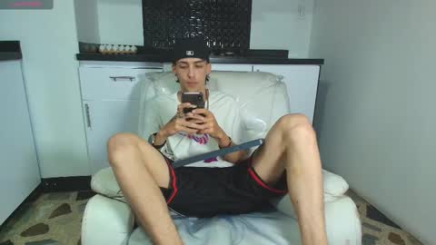 Snapshot of vincenthunter chatting on 03.09.25 Vincent online show from 03.09.25