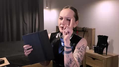 Diva Silvia online show from 01.31.26