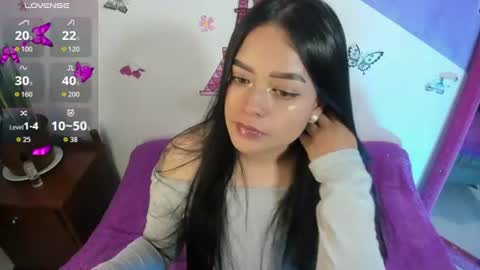 Snapshot of vio_let_ chatting on 06.12.26 Daniela online show from 06.12.26
