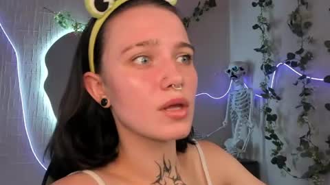 Snapshot of violaf1ex chatting on 07.19.26 Viola online show from 07.19.26