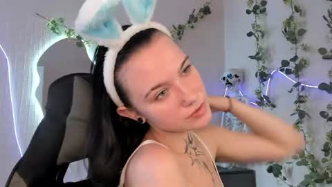 Snapshot of violaf1ex chatting on 07.20.26 Viola online show from 07.20.26