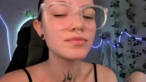 Snapshot of violaf1ex chatting on 07.30.26 Viola online show from 07.30.26