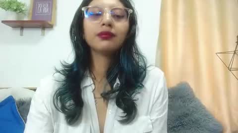 V I O L E T  online show from 07.03.26