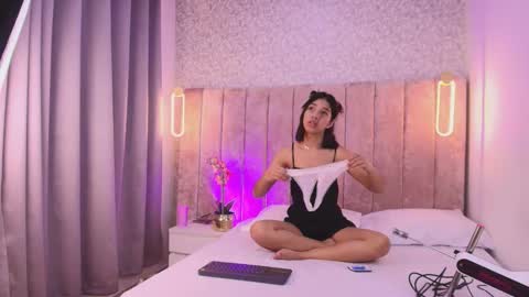 Violeta online show from 12.16.25