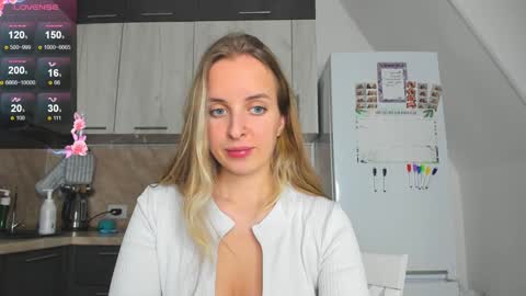 Snapshot of violet_blue_eyes chatting on 12.10.24 Violet online show from 12.10.24