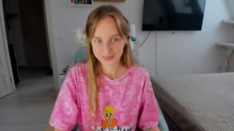 Snapshot of violet_blue_eyes chatting on 09.11.25 Violet online show from 09.11.25