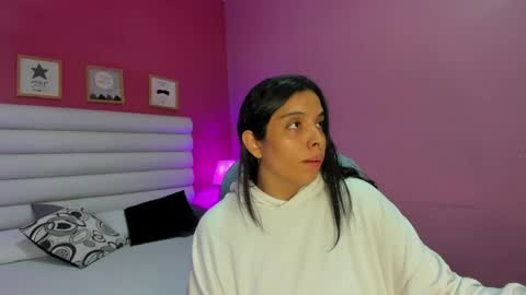 Snapshot of violet_sinclair chatting on 04.20.26 violet_sinclair online show from 04.20.26