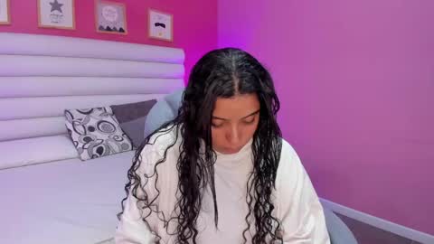 Snapshot of violet_sinclair chatting on 04.23.26 violet_sinclair online show from 04.23.26