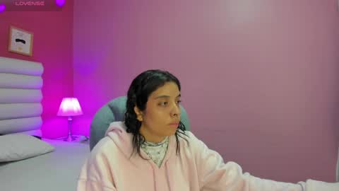 Snapshot of violet_sinclair chatting on 04.28.26 violet_sinclair online show from 04.28.26