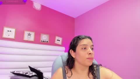 Snapshot of violet_sinclair chatting on 05.21.26 violet_sinclair online show from 05.21.26