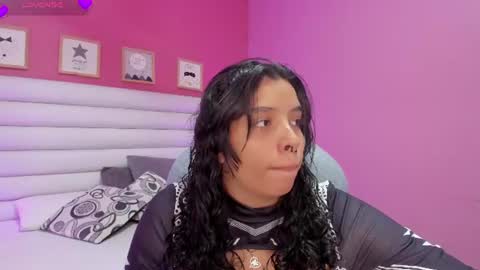 Snapshot of violet_sinclair chatting on 07.19.26 violet_sinclair online show from 07.19.26