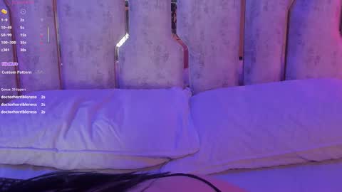 violet_sm online show from 10.18.25