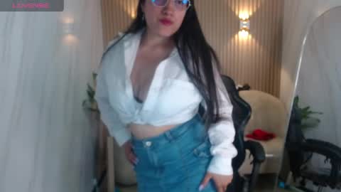 Snapshot of violet_tf chatting on 05.28.26 Violet online show from 05.28.26