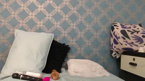 Snapshot of violeta_cute18 chatting on 12.28.24 Violeta online show from 12.28.24