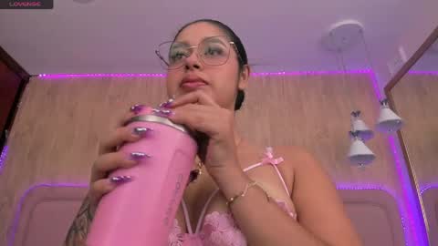 Snapshot of violeta_garcia chatting on 04.15.26 Violeta Garcia online show from 04.15.26
