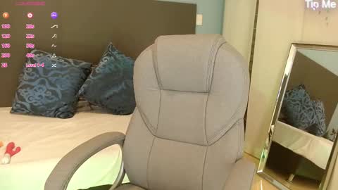 Snapshot of violeta_leon chatting on 09.30.25 Violeta leon online show from 09.30.25