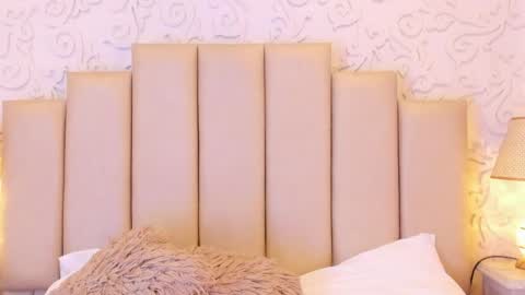 Snapshot of violetahills_ chatting on 05.19.26 Violeta online show from 05.19.26