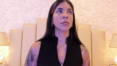 Snapshot of violetahills_ chatting on 07.16.26 Violeta online show from 07.16.26