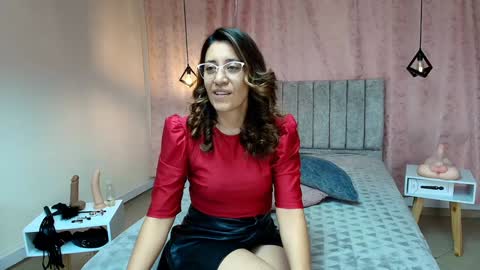 Snapshot of violetascott_ chatting on 01.03.25 VIOLETA online show from 01.03.25