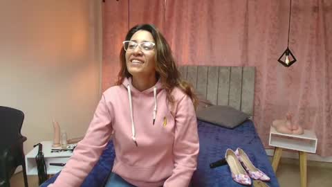Snapshot of violetascott_ chatting on 02.07.25 VIOLETA online show from 02.07.25